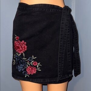 Sadie & Sage Embroidered Denim Wrap Skirt - Size Medium